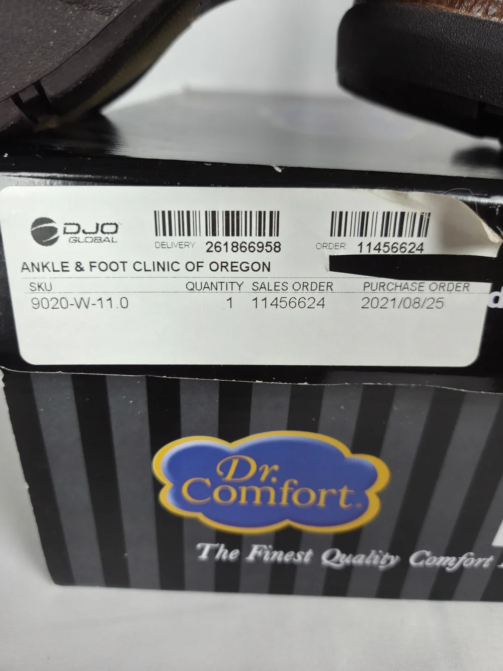 Men’s Chestnut Leather Derby Shoes. New... 11 Wide.